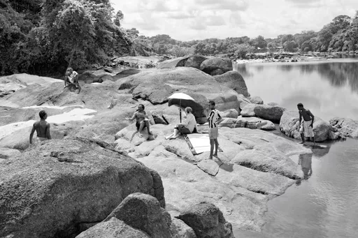 Codirector Tolin Alexander instructs during the recordings of Dee Sitonu A Weti, Pikin Slee, 2016.