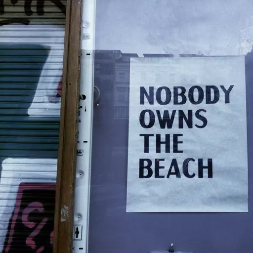 David Horvitz – Nobody owns the beach. Foto genomen door Laure van den Hout tijdens haar verblijf in Berlijn.